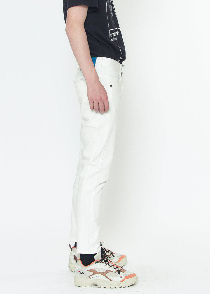 Konus Men's Cropped Twill Pant With Dart Detail in White by Shop at Konus