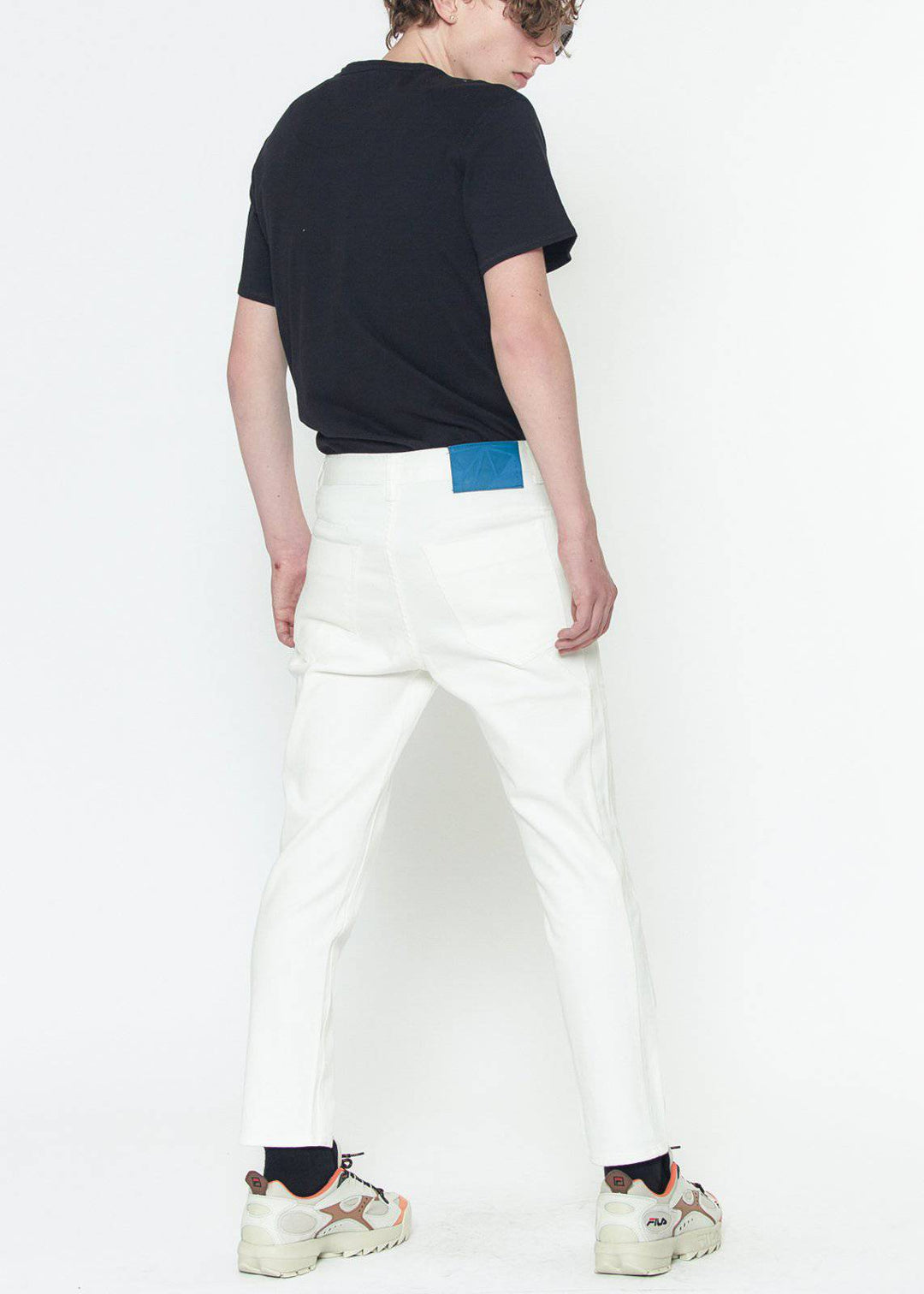 Konus Men's Cropped Twill Pant With Dart Detail in White by Shop at Konus