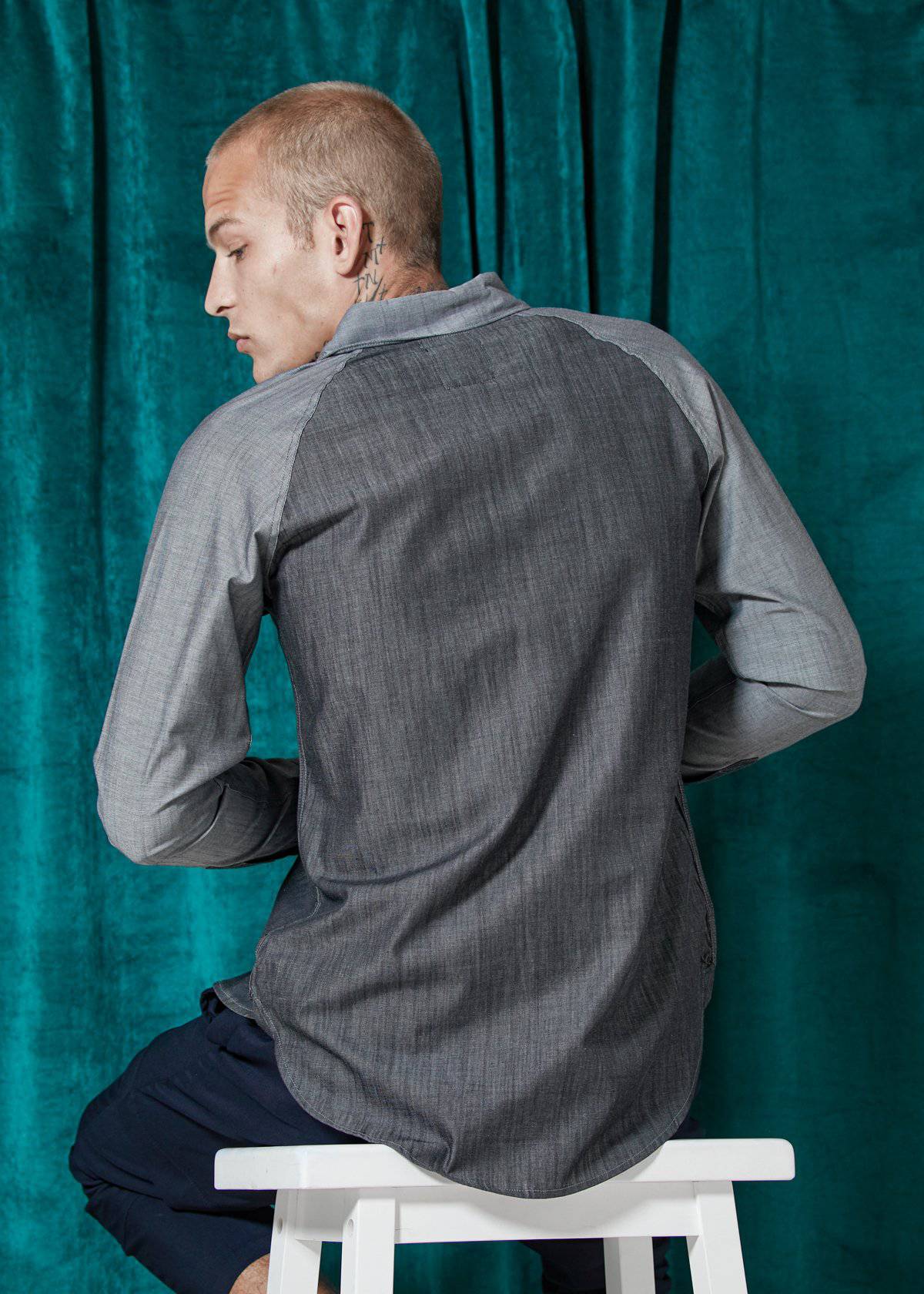 Konus Men's Button Down Raglan Shirt in Charcoal by Shop at Konus