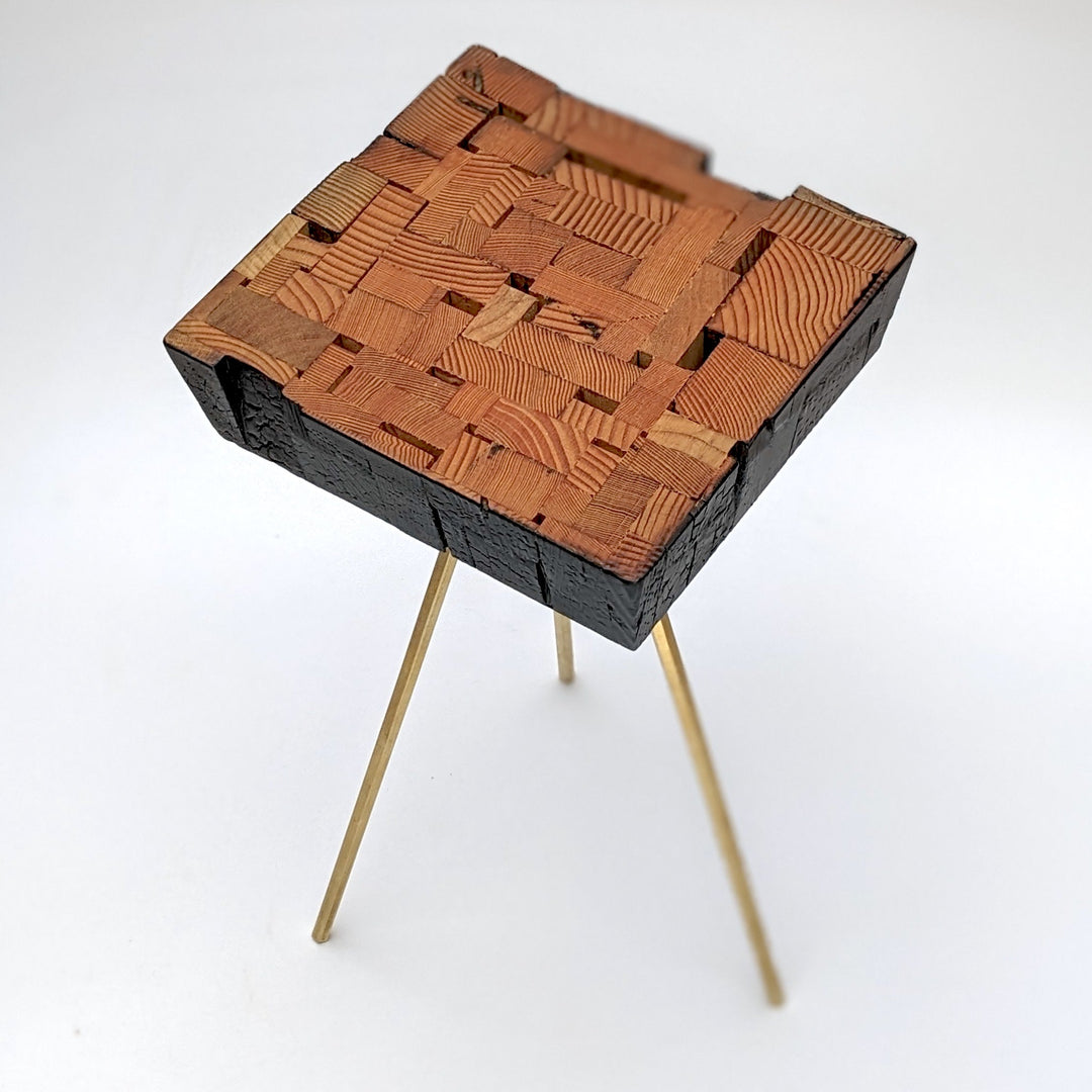 Assemblage Table by Formr